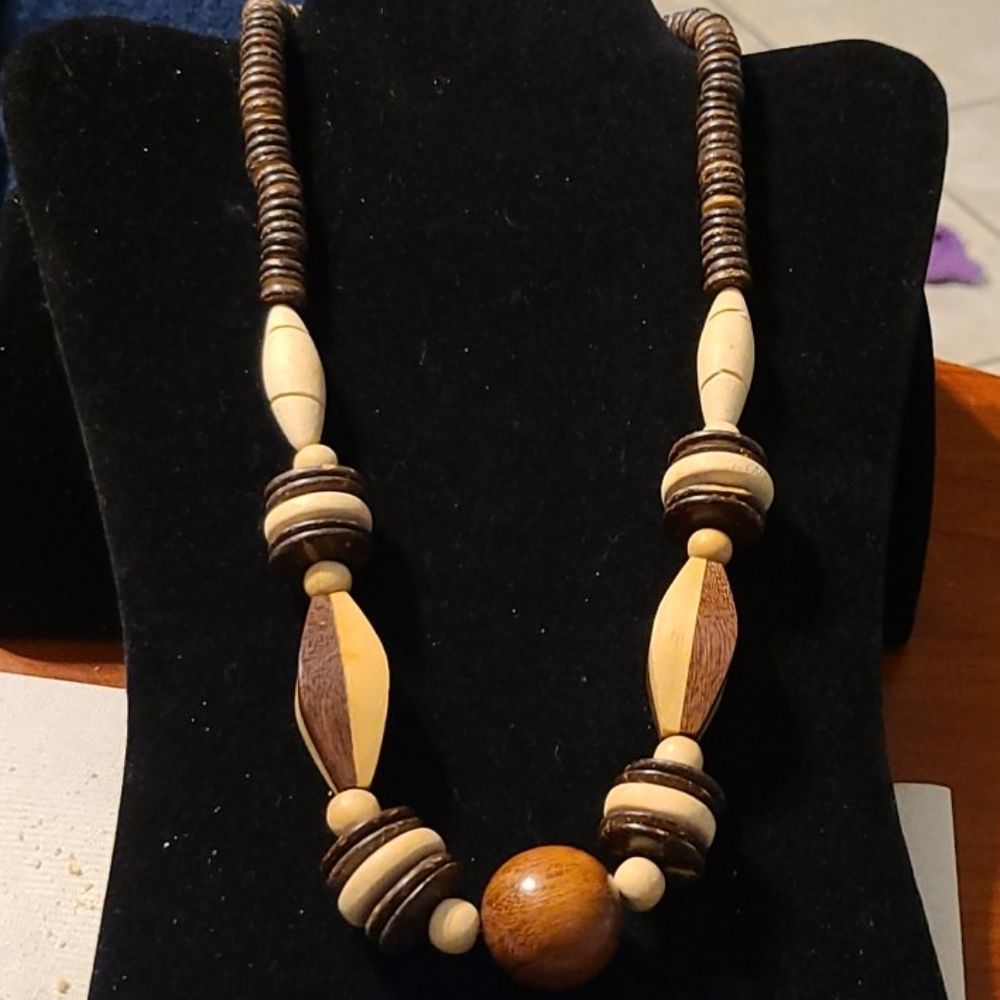VTG CHUNKY TRIBAL NECKLACE